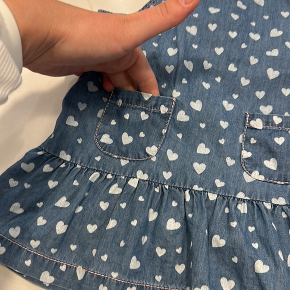 Hatley baby heart cluster denim dress blue white hearts size 18-24 months 💙🤍🩷 - Picture 4 of 9
